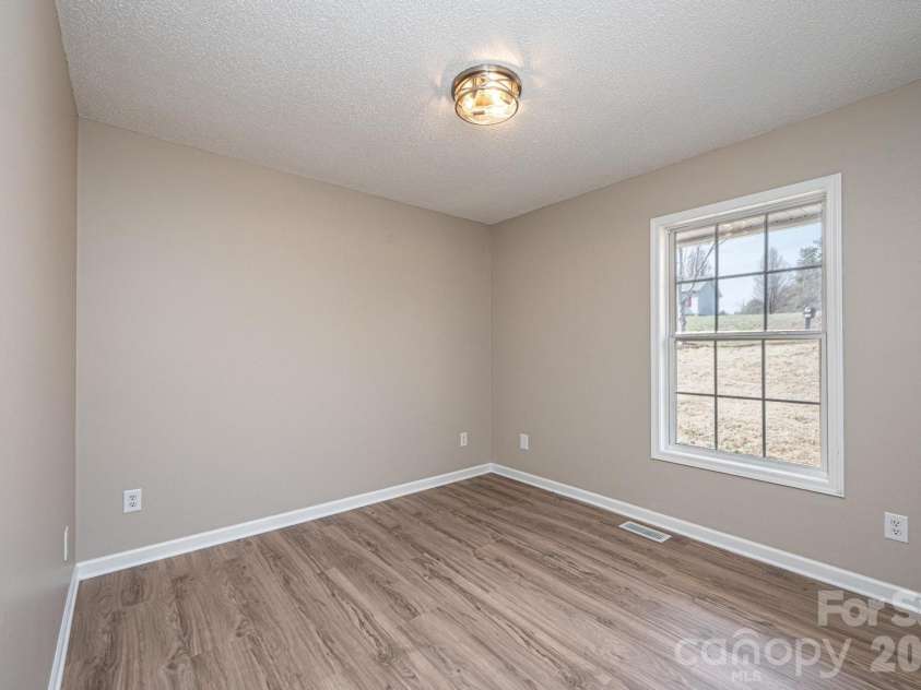 1337 Gallatin Lane, Hudson, NC 28638.  MLS# CAR4392238, YatesRealty ID 6488. 