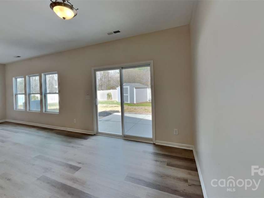 8055 Hereford Street, Charlotte, NC 28213.  MLS# CAR4228120, YatesRealty ID 6489. 