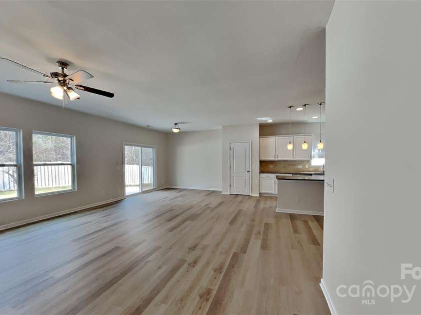 8055 Hereford Street, Charlotte, NC 28213.  MLS# CAR4228120, YatesRealty ID 6489. 