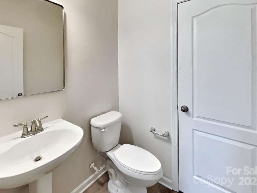 8055 Hereford Street, Charlotte, NC 28213.  MLS# CAR4228120, YatesRealty ID 6489. 