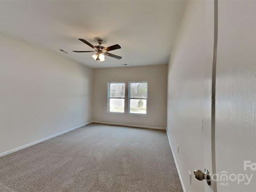 8055 Hereford Street, Charlotte, NC 28213.  MLS# CAR4228120, YatesRealty ID 6489. 