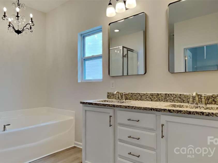 8055 Hereford Street, Charlotte, NC 28213.  MLS# CAR4228120, YatesRealty ID 6489. 