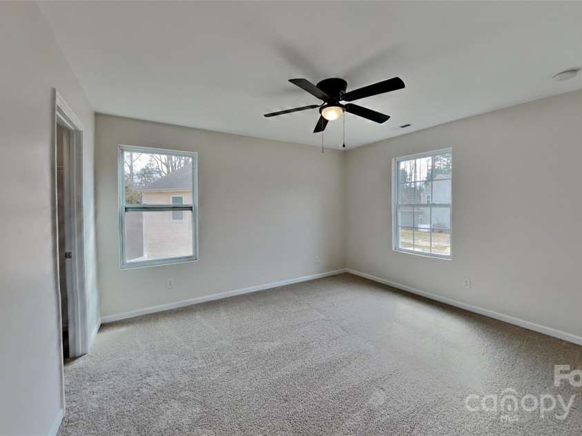 8055 Hereford Street, Charlotte, NC 28213.  MLS# CAR4228120, YatesRealty ID 6489. 