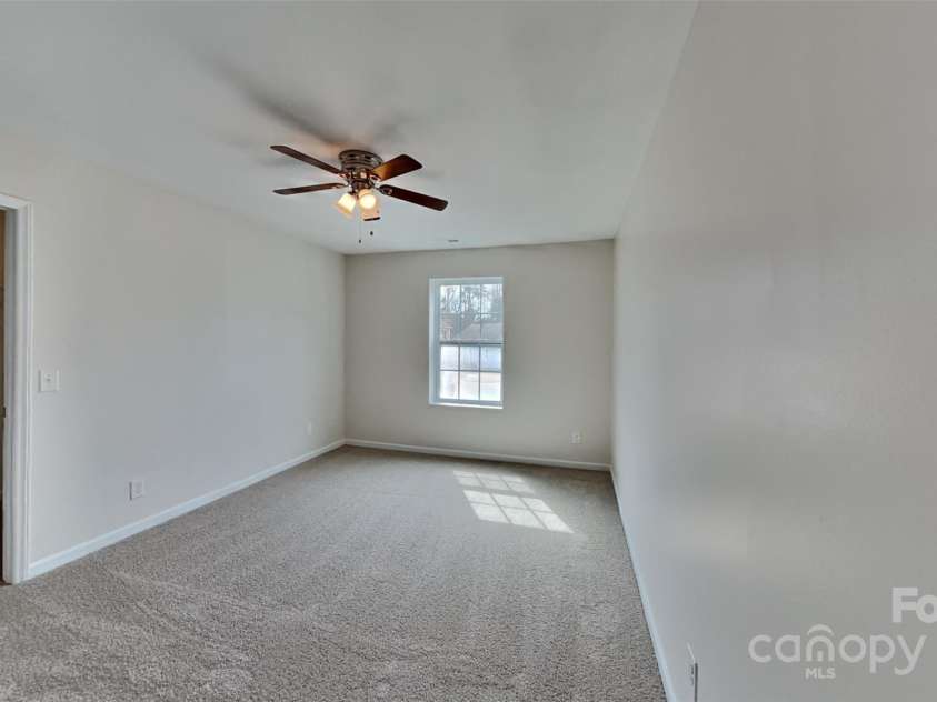 8055 Hereford Street, Charlotte, NC 28213.  MLS# CAR4228120, YatesRealty ID 6489. 