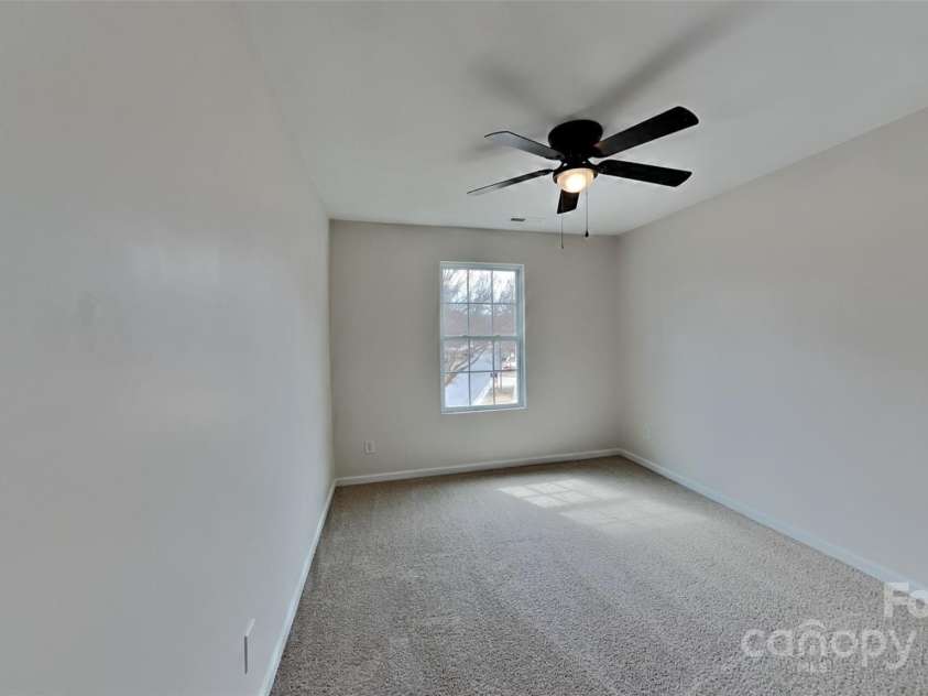 8055 Hereford Street, Charlotte, NC 28213.  MLS# CAR4228120, YatesRealty ID 6489. 