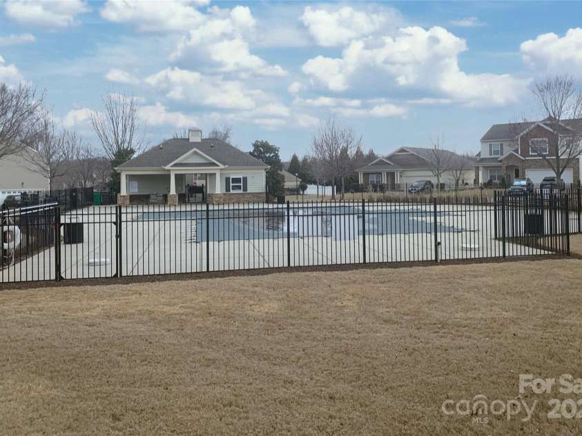 8055 Hereford Street, Charlotte, NC 28213.  MLS# CAR4228120, YatesRealty ID 6489. 