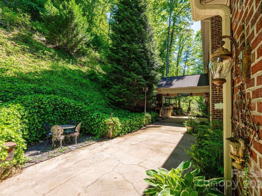 2983 Rockwood Drive, Lenoir, NC 28645.  MLS# CAR4136102, YatesRealty ID 649. Terrace