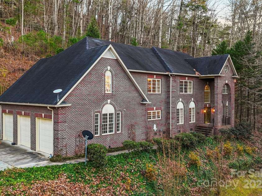 2983 Rockwood Drive, Lenoir, NC 28645.  MLS# CAR4324636, YatesRealty ID 649. 