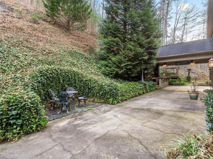 2983 Rockwood Drive, Lenoir, NC 28645.  MLS# CAR4324636, YatesRealty ID 649. 