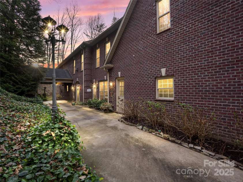 2983 Rockwood Drive, Lenoir, NC 28645.  MLS# CAR4324636, YatesRealty ID 649. 