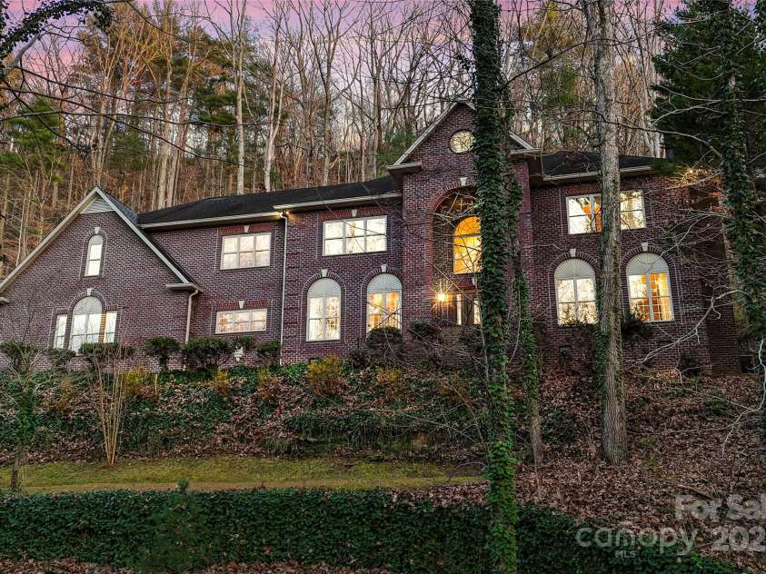 2983 Rockwood Drive, Lenoir, NC 28645.  MLS# CAR4324636, YatesRealty ID 649. 