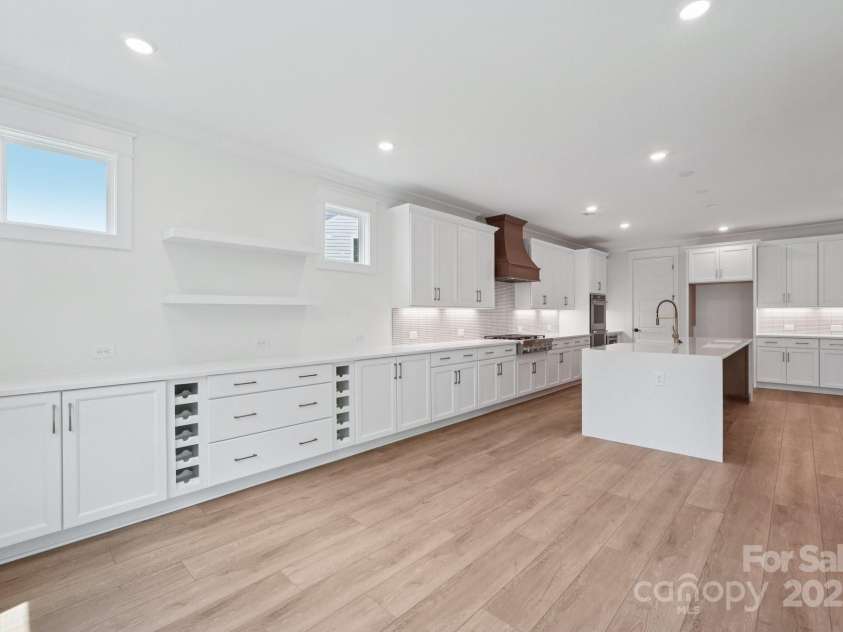 630 Hyder Trail, Tega Cay, SC 29708.  MLS# CAR4281073, YatesRealty ID 649. Extended Dining