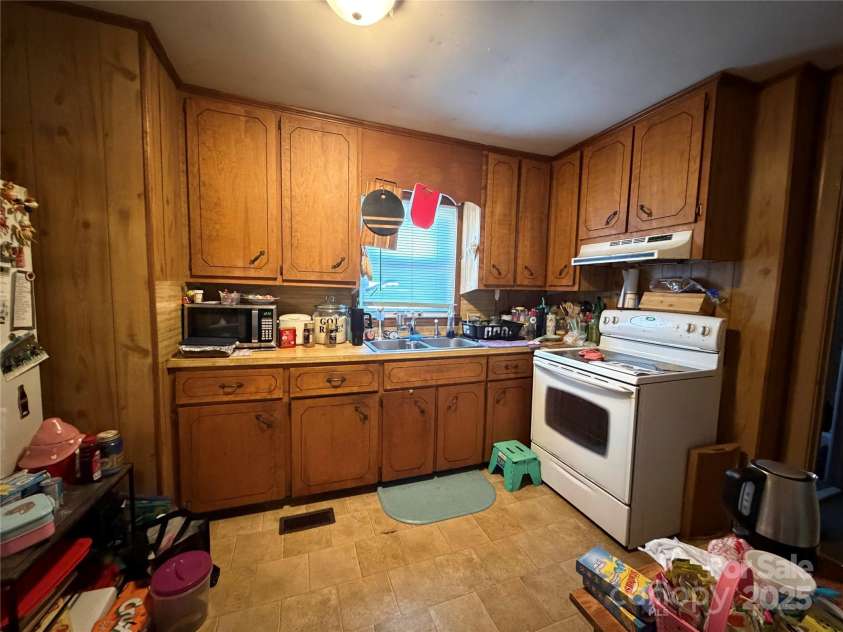 928 Bost Street, Albemarle, NC 28001.  MLS# CAR4319015, YatesRealty ID 649. 