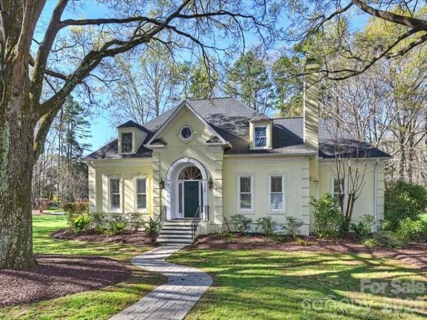 5630 Colony Road, Charlotte, NC 28226.  MLS# CAR4342977, YatesRealty ID 6491. 