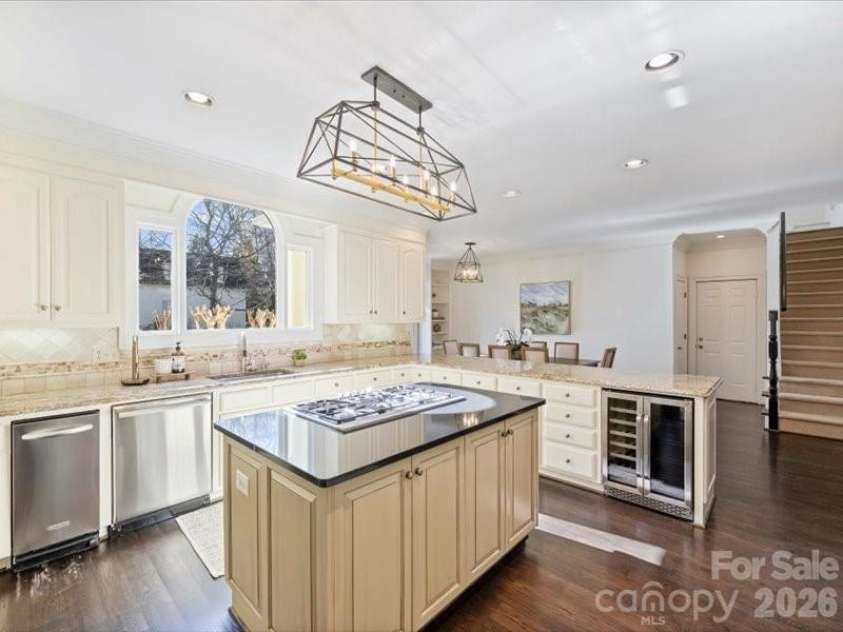 5630 Colony Road, Charlotte, NC 28226.  MLS# CAR4342977, YatesRealty ID 6491. 