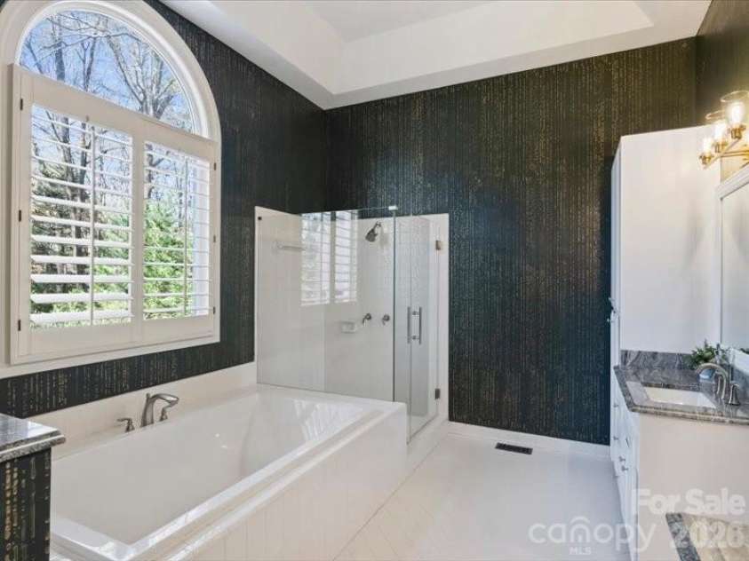 5630 Colony Road, Charlotte, NC 28226.  MLS# CAR4342977, YatesRealty ID 6491. 