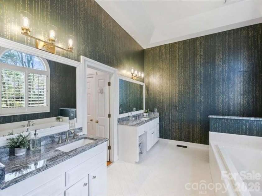 5630 Colony Road, Charlotte, NC 28226.  MLS# CAR4342977, YatesRealty ID 6491. 