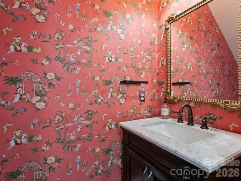 5630 Colony Road, Charlotte, NC 28226.  MLS# CAR4342977, YatesRealty ID 6491. 