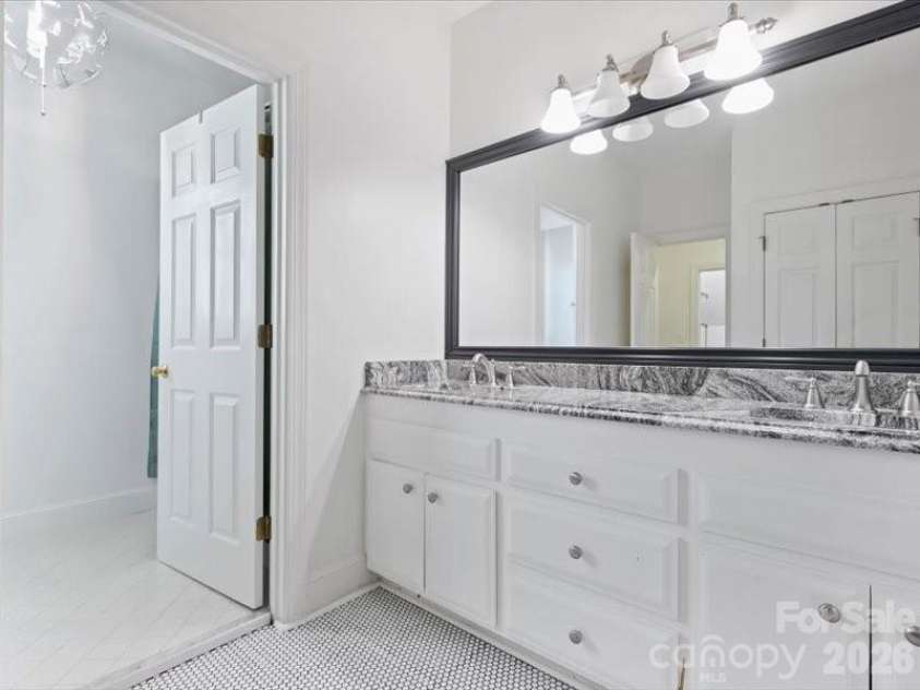 5630 Colony Road, Charlotte, NC 28226.  MLS# CAR4342977, YatesRealty ID 6491. 