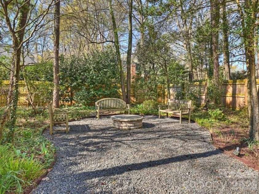 5630 Colony Road, Charlotte, NC 28226.  MLS# CAR4342977, YatesRealty ID 6491. 