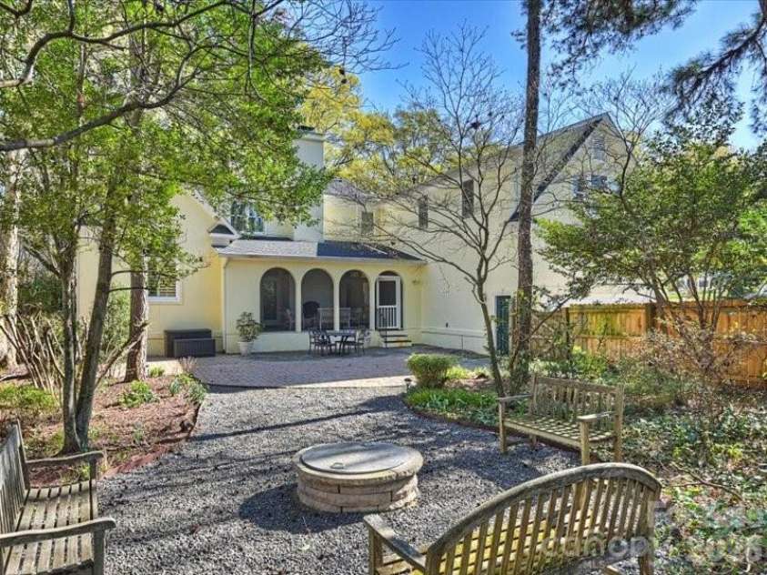 5630 Colony Road, Charlotte, NC 28226.  MLS# CAR4342977, YatesRealty ID 6491. 