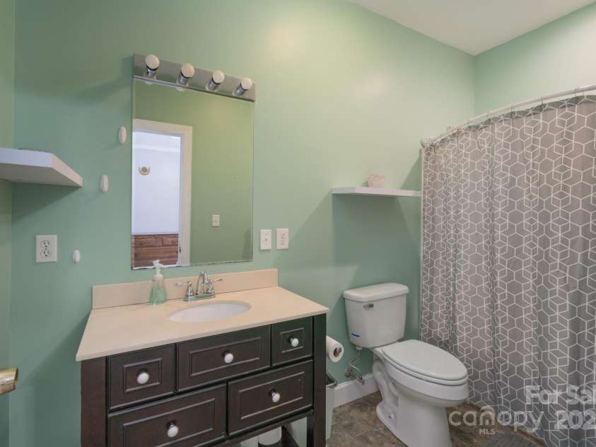 891 Silver Charm Lane, York, SC 29745.  MLS# CAR4239024, YatesRealty ID 6491. Bathroom #3