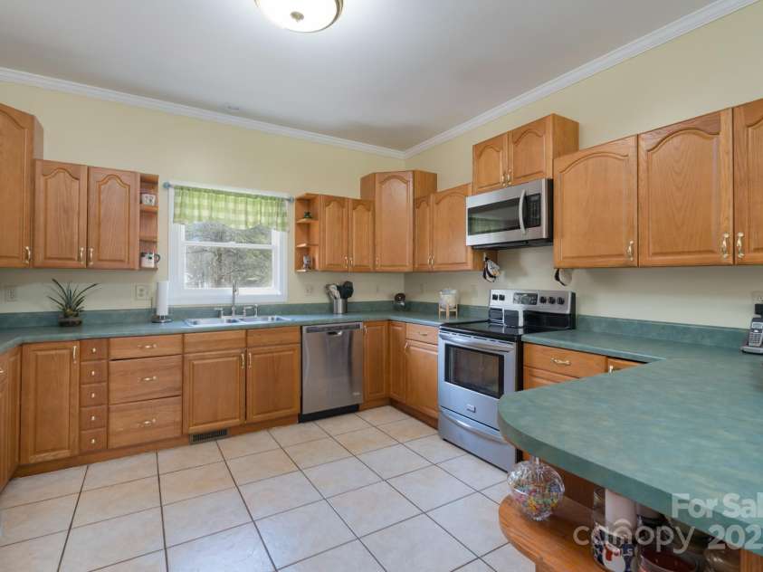 891 Silver Charm Lane, York, SC 29745.  MLS# CAR4239024, YatesRealty ID 6491. Kitchen