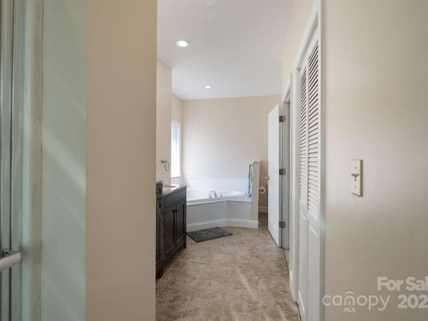 891 Silver Charm Lane, York, SC 29745.  MLS# CAR4239024, YatesRealty ID 6491. Primary Bathroom