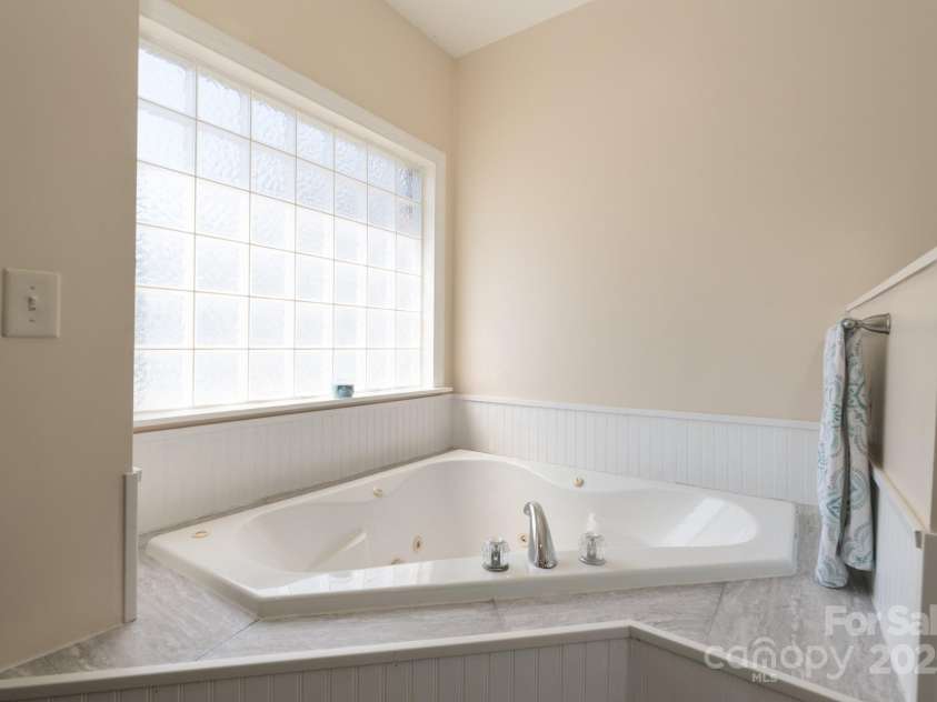 891 Silver Charm Lane, York, SC 29745.  MLS# CAR4239024, YatesRealty ID 6491. Primary Bathroom