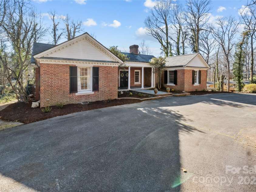 107 Hillside Lane, Morganton, NC 28655.  MLS# CAR4225089, YatesRealty ID 6492. 