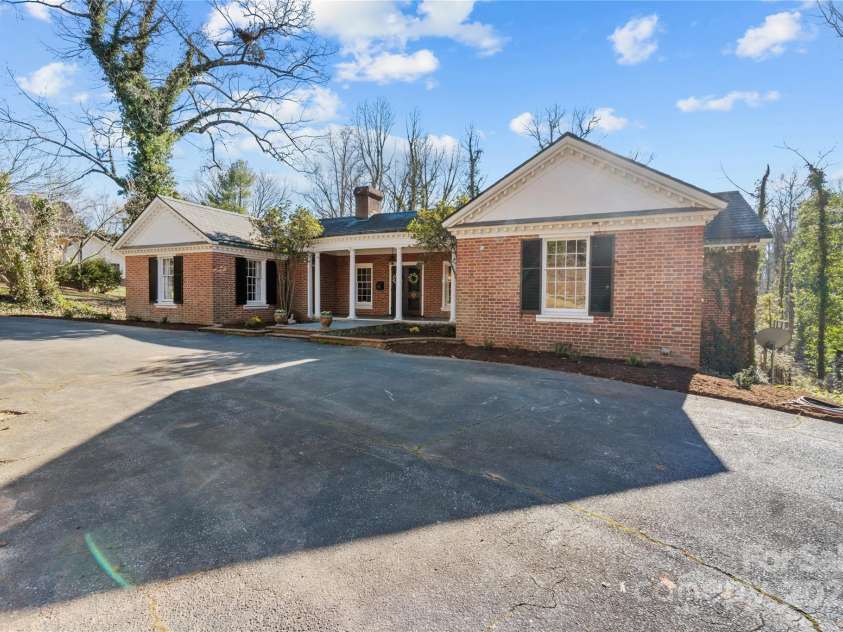 107 Hillside Lane, Morganton, NC 28655.  MLS# CAR4225089, YatesRealty ID 6492. 