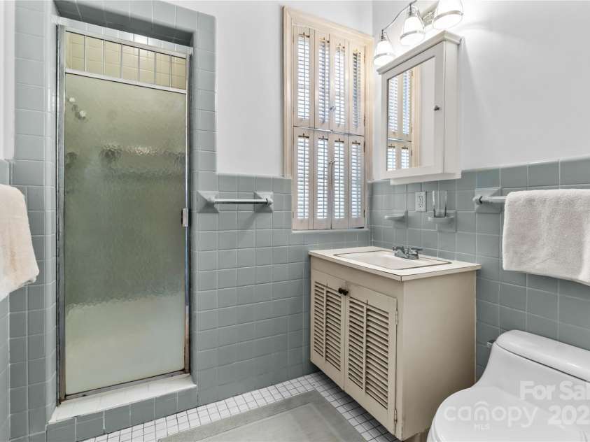 107 Hillside Lane, Morganton, NC 28655.  MLS# CAR4225089, YatesRealty ID 6492. 
