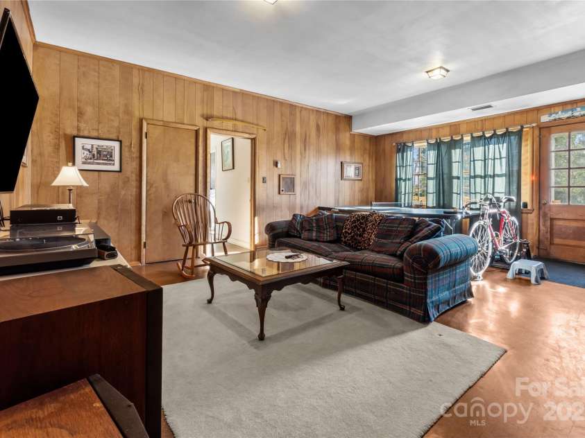 107 Hillside Lane, Morganton, NC 28655.  MLS# CAR4225089, YatesRealty ID 6492. 