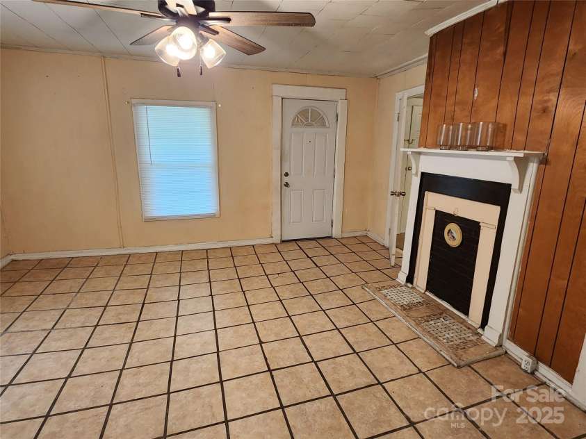 109 Starnes Street, Chester, SC 29706.  MLS# CAR4242233, YatesRealty ID 6493. 