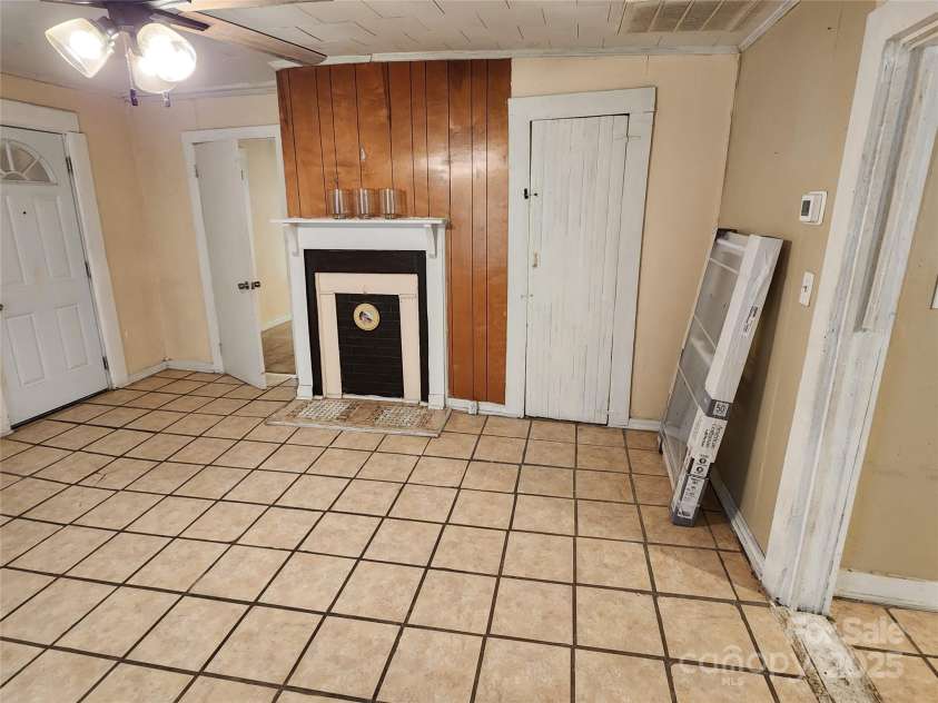 109 Starnes Street, Chester, SC 29706.  MLS# CAR4242233, YatesRealty ID 6493. 