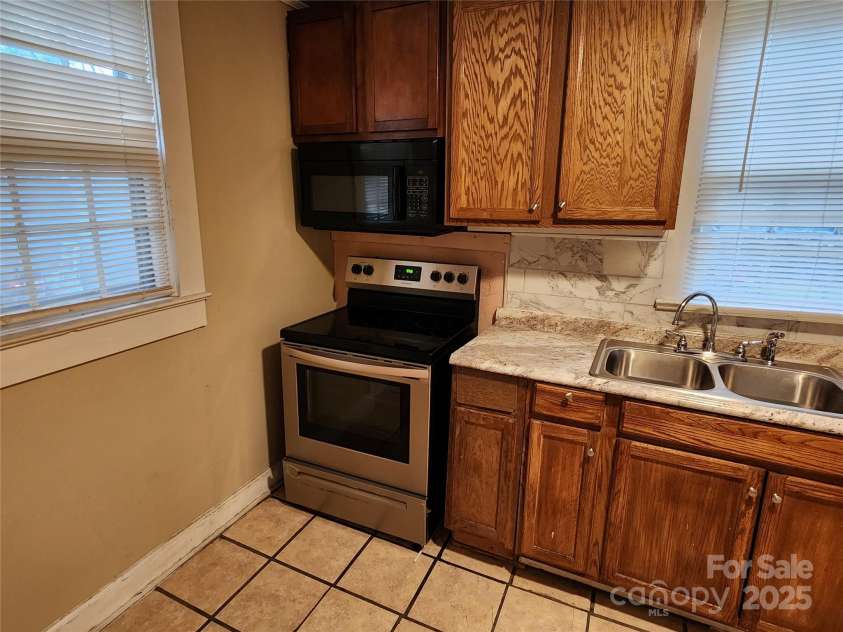 109 Starnes Street, Chester, SC 29706.  MLS# CAR4242233, YatesRealty ID 6493. 