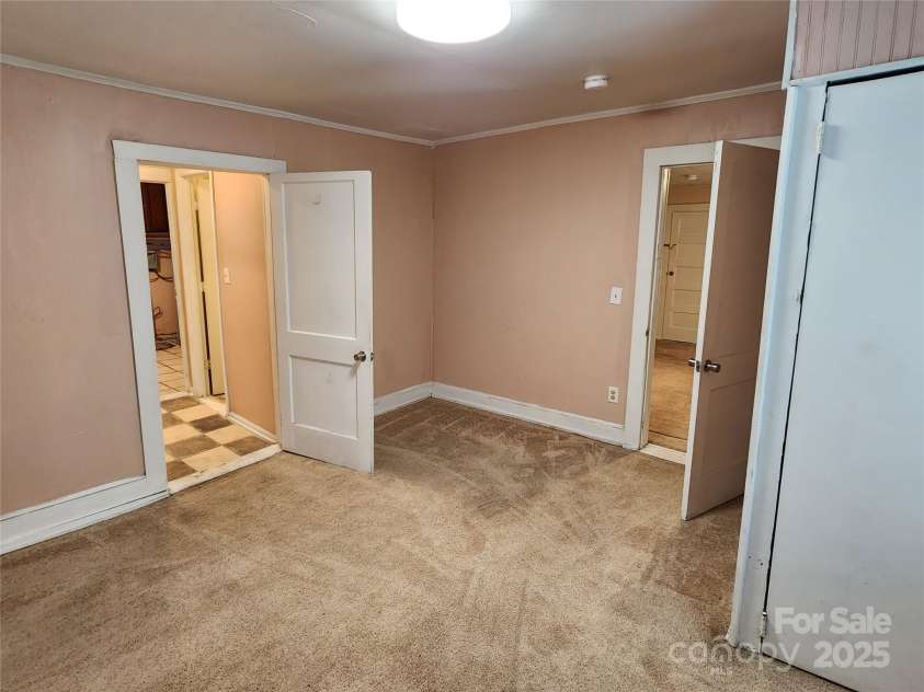 109 Starnes Street, Chester, SC 29706.  MLS# CAR4242233, YatesRealty ID 6493. 