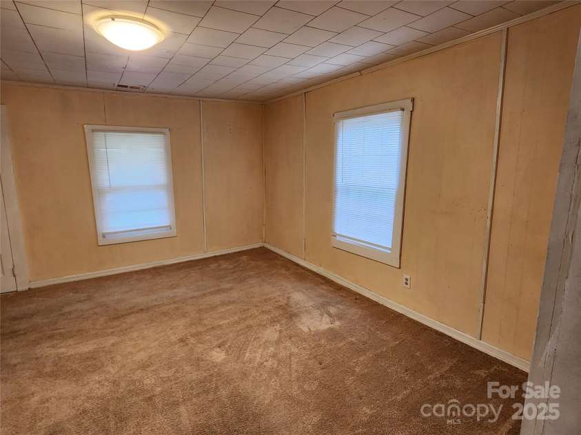 109 Starnes Street, Chester, SC 29706.  MLS# CAR4242233, YatesRealty ID 6493. 