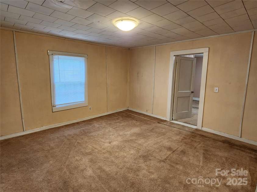 109 Starnes Street, Chester, SC 29706.  MLS# CAR4242233, YatesRealty ID 6493. 