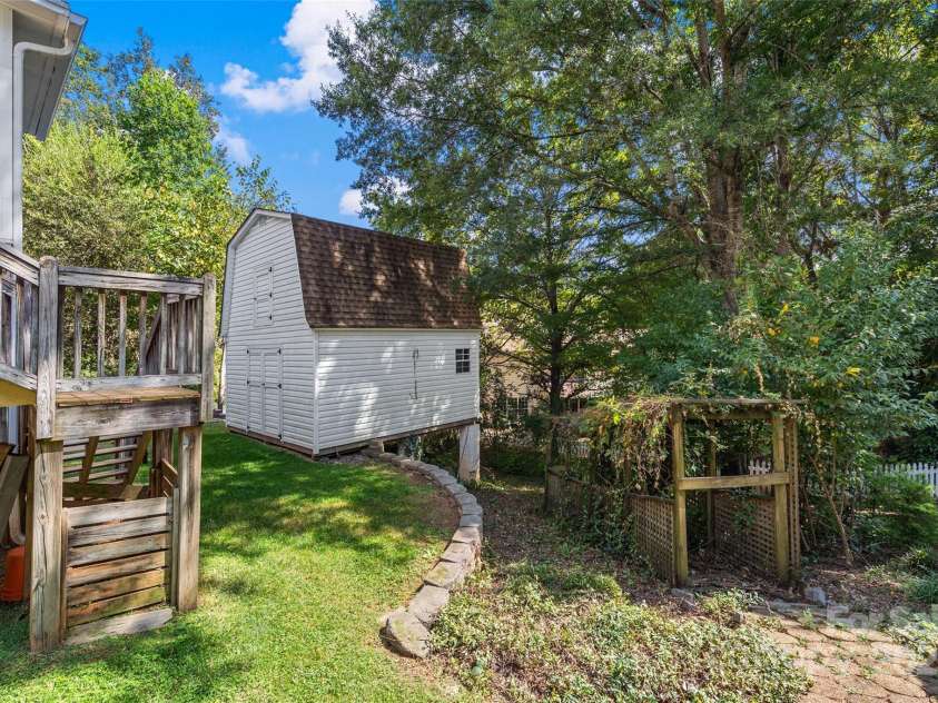 105 Lyman Oak Court, Fort Mill, SC 29715.  MLS# CAR4304622, YatesRealty ID 6494. 