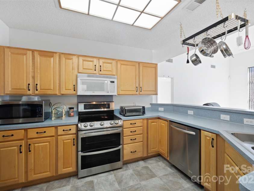 105 Lyman Oak Court, Fort Mill, SC 29715.  MLS# CAR4304622, YatesRealty ID 6494. 