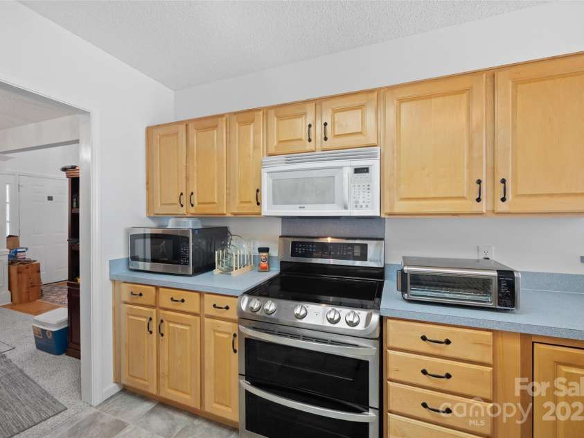 105 Lyman Oak Court, Fort Mill, SC 29715.  MLS# CAR4304622, YatesRealty ID 6494. 