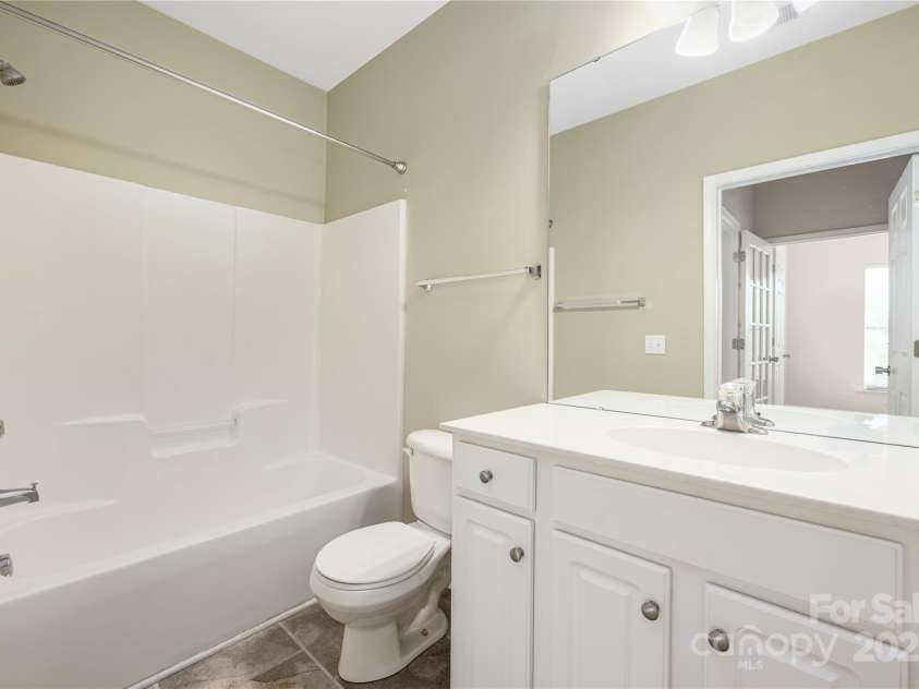 11544 Costigan Lane, Charlotte, NC 28277.  MLS# CAR4245194, YatesRealty ID 6494. Bathroom #2
