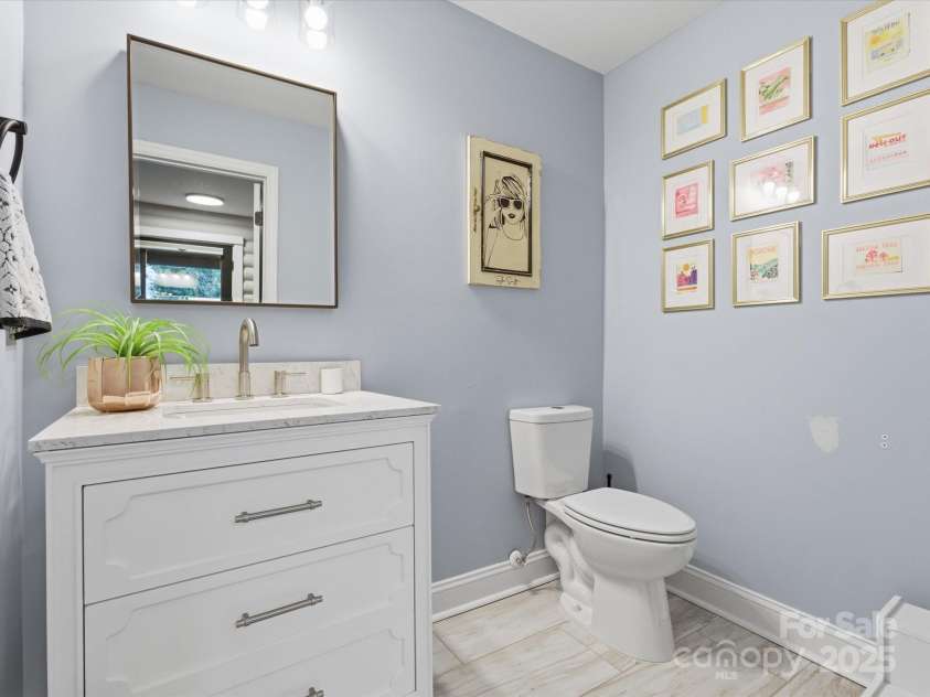 19810 Schooner Drive, Cornelius, NC 28031.  MLS# CAR4331440, YatesRealty ID 6495. 