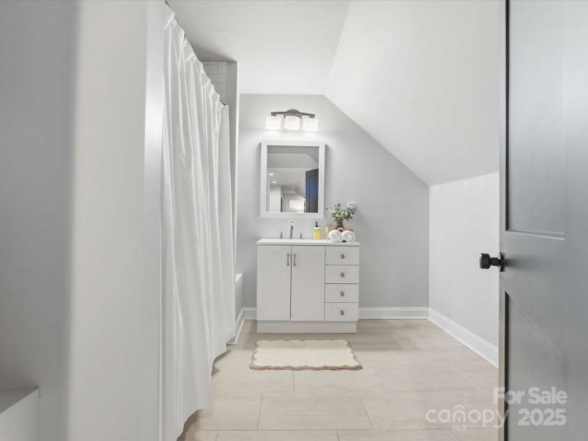 19810 Schooner Drive, Cornelius, NC 28031.  MLS# CAR4331440, YatesRealty ID 6495. 