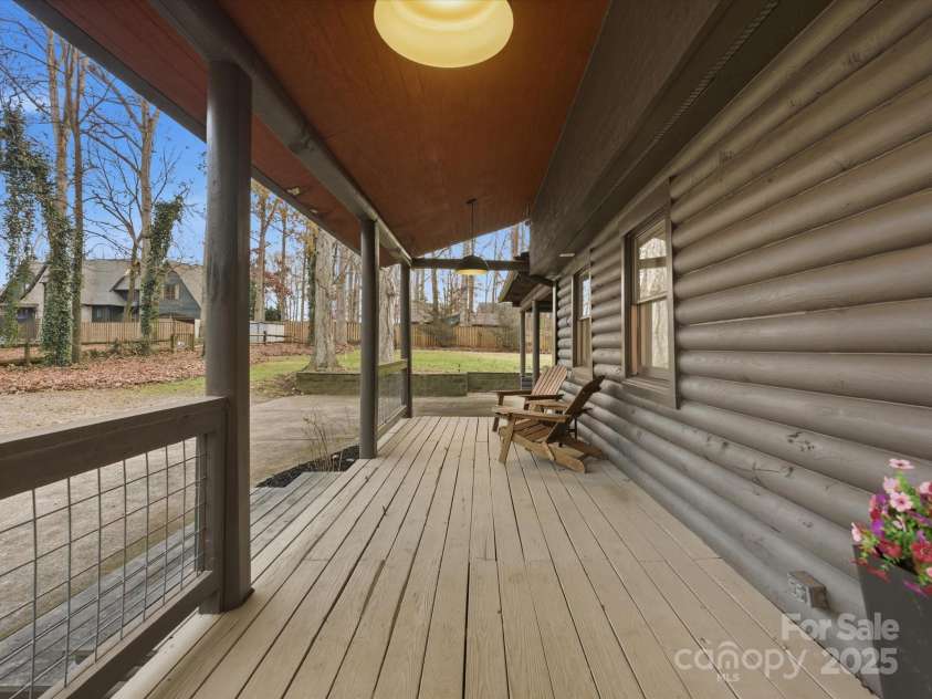 19810 Schooner Drive, Cornelius, NC 28031.  MLS# CAR4331440, YatesRealty ID 6495. 