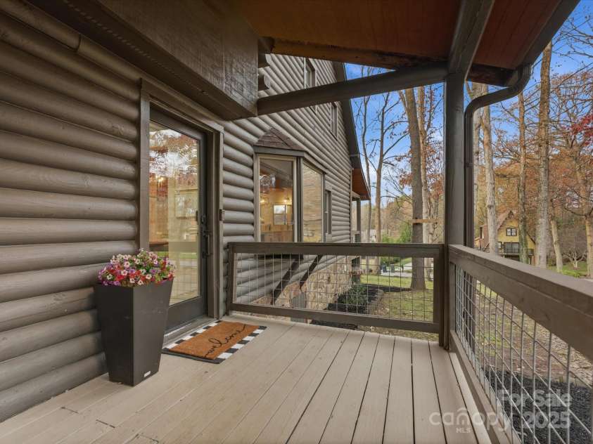 19810 Schooner Drive, Cornelius, NC 28031.  MLS# CAR4331440, YatesRealty ID 6495. 