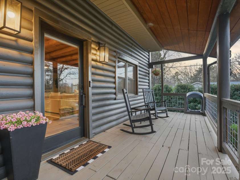 19810 Schooner Drive, Cornelius, NC 28031.  MLS# CAR4331440, YatesRealty ID 6495. 