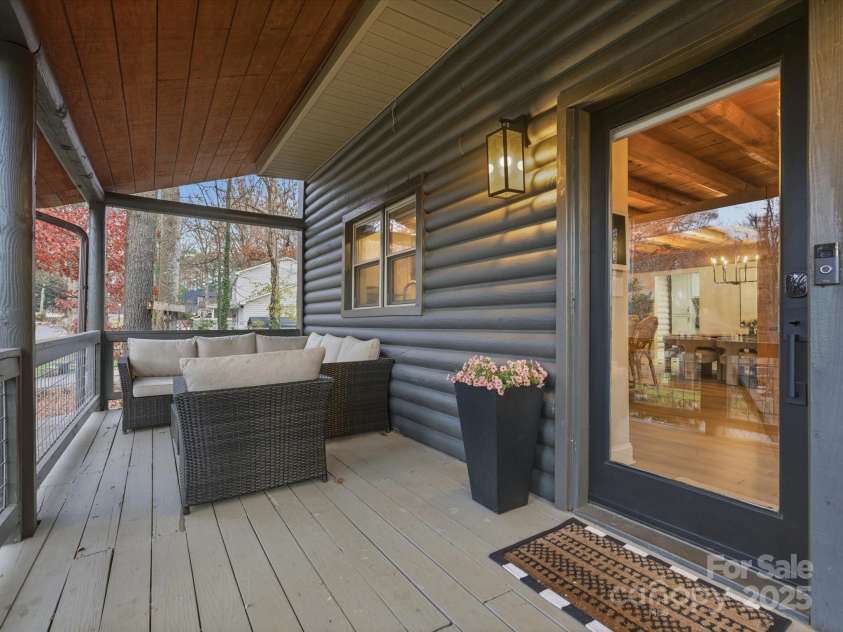 19810 Schooner Drive, Cornelius, NC 28031.  MLS# CAR4331440, YatesRealty ID 6495. 