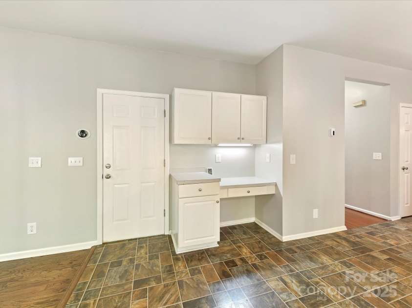 2805 Bathgate Lane, Matthews, NC 28105.  MLS# CAR4244864, YatesRealty ID 6495. 